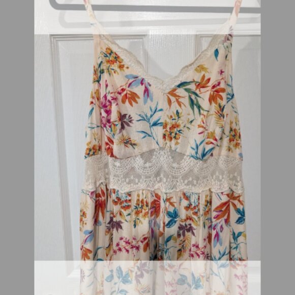 Torrid Carrie Floral Lace Inset Maxi Dress in Size 2 (18/20) - Picture 5 of 15